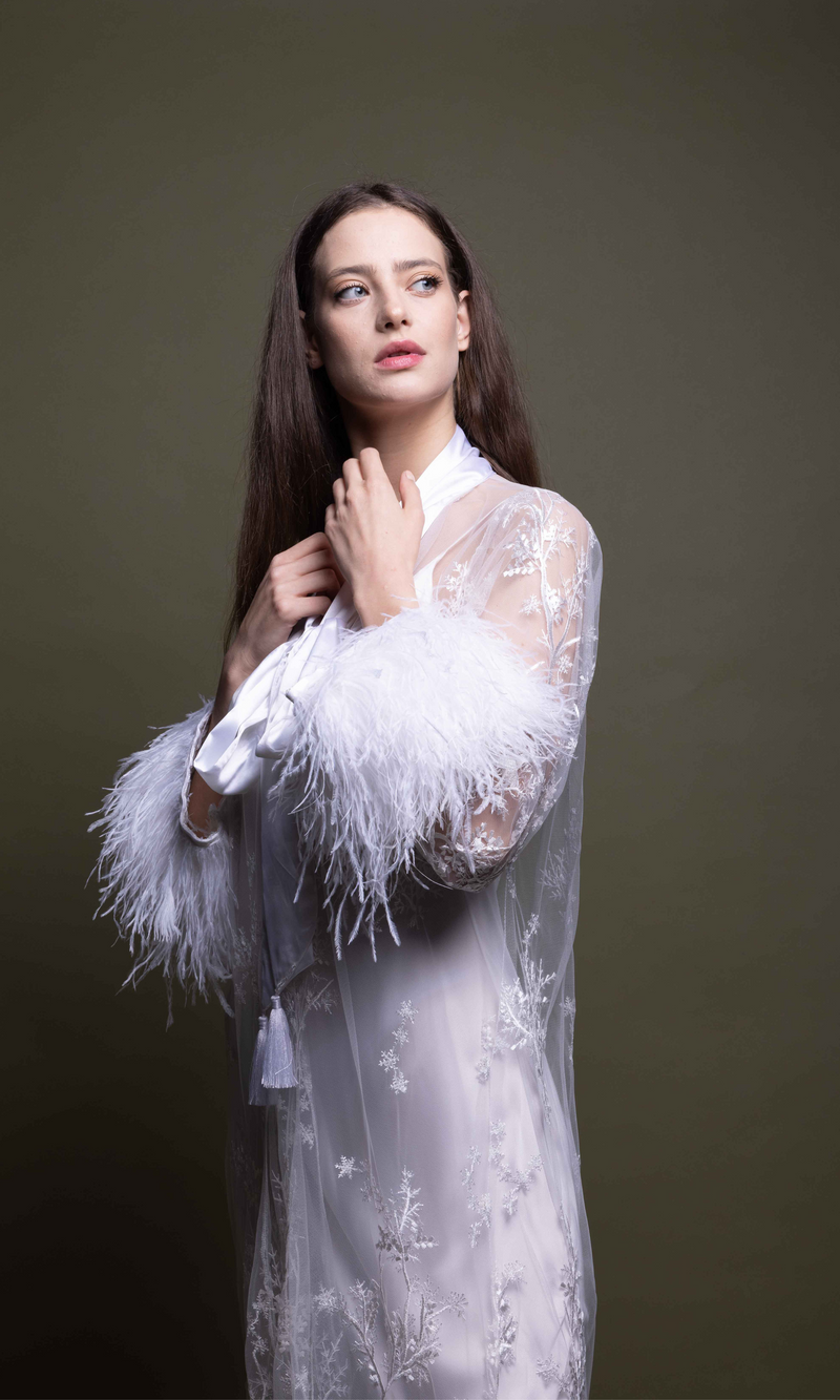LACE ROBE WITH FEATHER