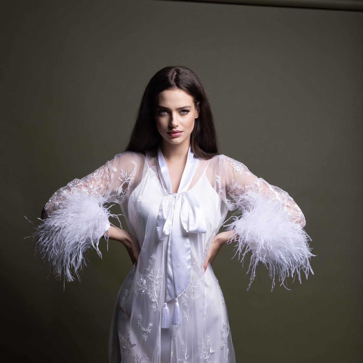 LACE ROBE WITH FEATHER